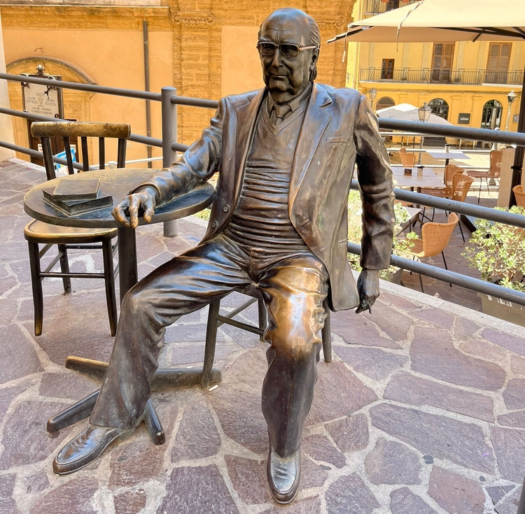 scultura di Camilleri ad Agrigento